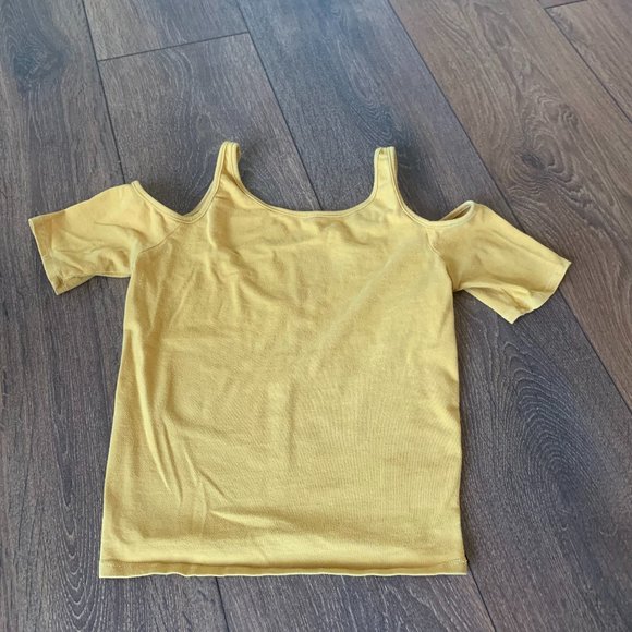 UO/ Ecote Cold Shoulder Mustard Crop Top - Picture 1 of 4